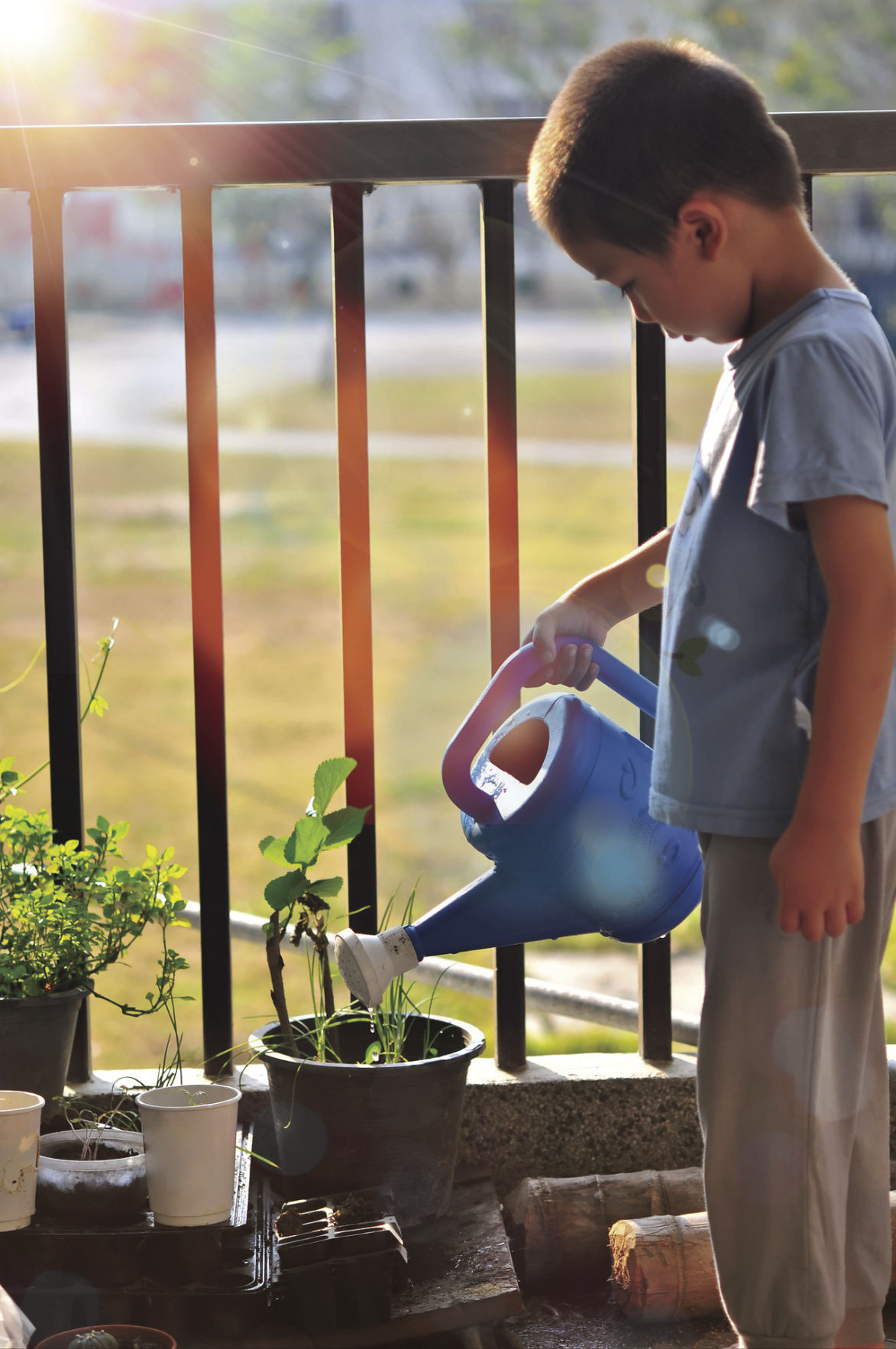 20-07-10 Melville Minute kids gardening@.jpg